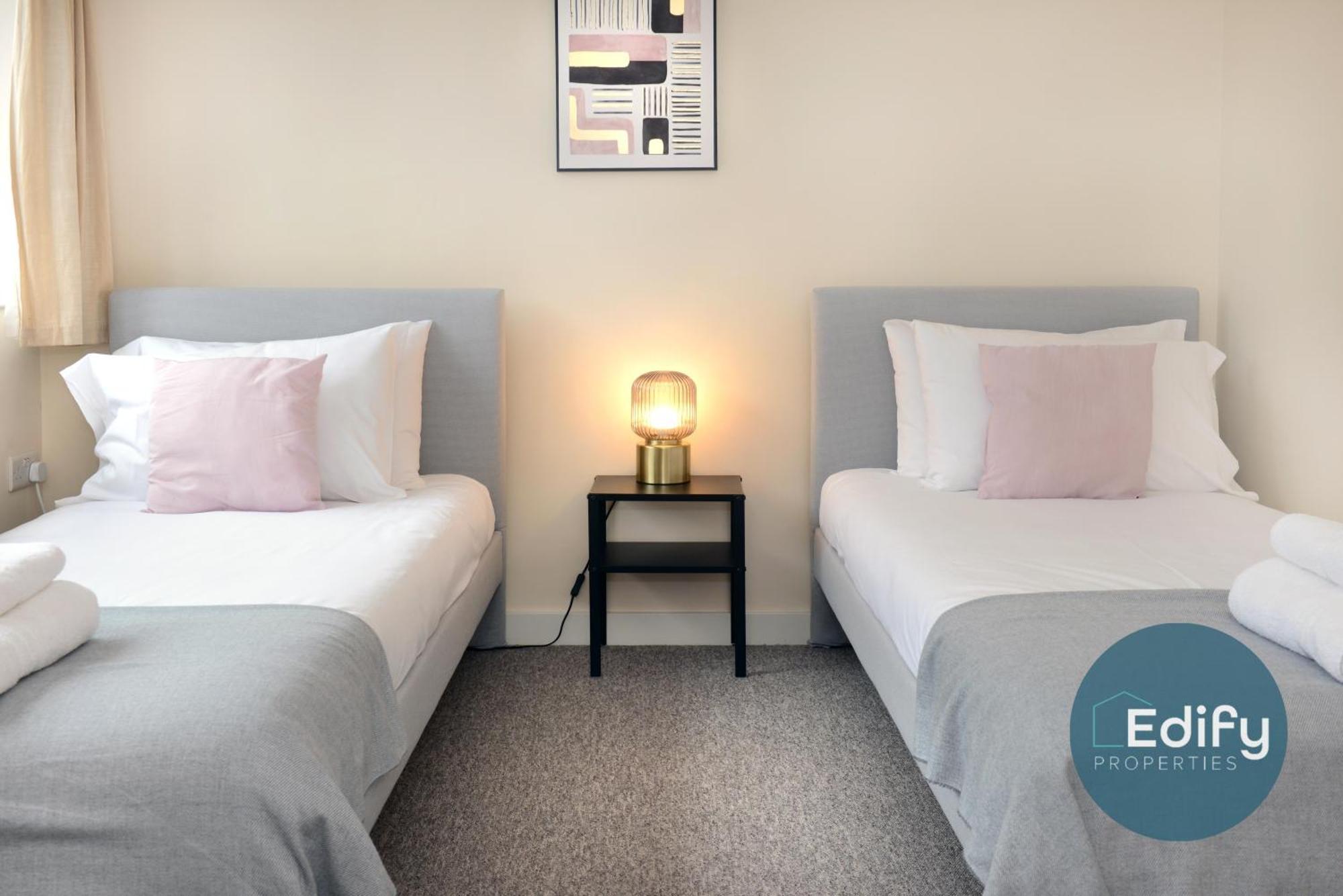 City Centre Townhouse, Sleeps 8, Free Parking Σαουθάμπτον Εξωτερικό φωτογραφία